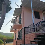 Giorgos House