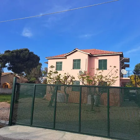 Giorgos House בית נופש Lefkáda