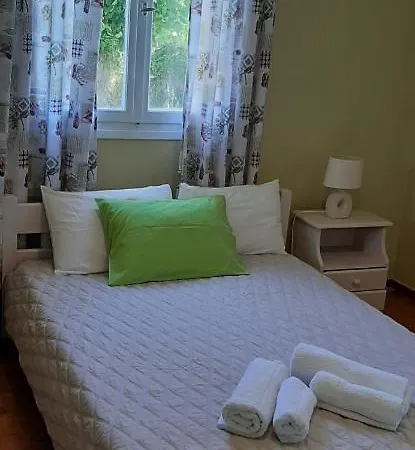 Giorgos House *