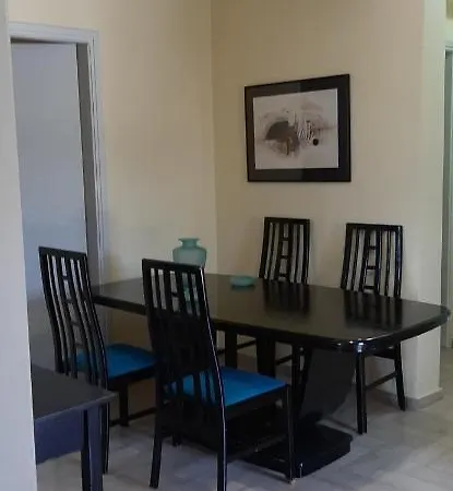 Giorgos House *